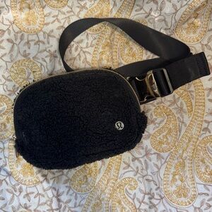 lululemon athletica Black Fleece Crossbody Bag